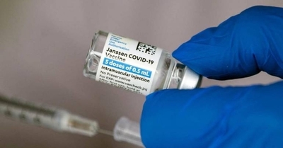 Diario HOY | FDA: Vacuna de J&J "aumenta riesgo" de rara enfermedad del sistema nervioso