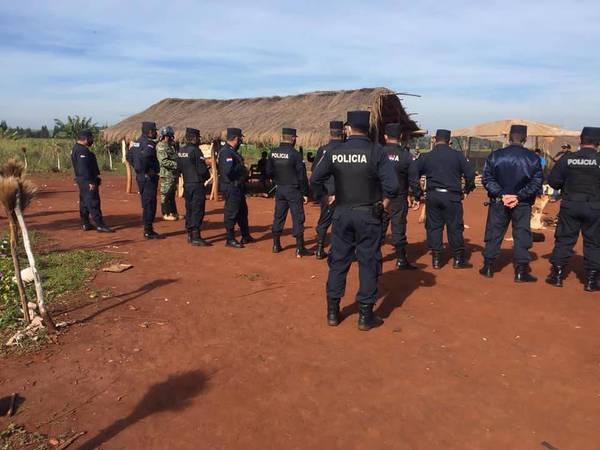 BRASILEÑOS USURPADORES DE TIERRAS PARAGUAYAS MANEJAN A LA POLICIA Y A LA FISCALIA - La Voz del Norte