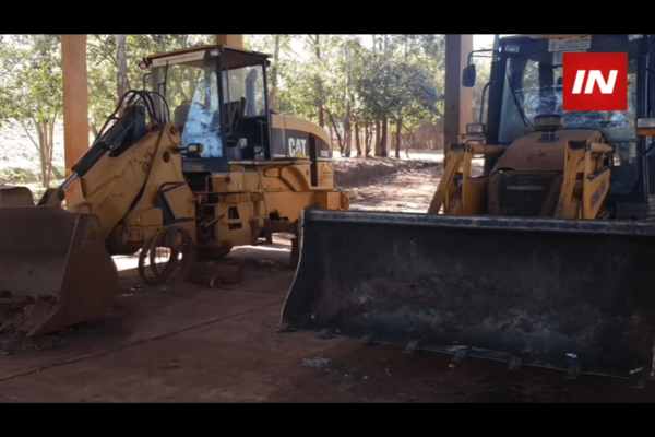 COSTOSAS MAQUINARIAS DEL VERTEDERO MUNICIPAL DESTROZADAS Y ABANDONADAS