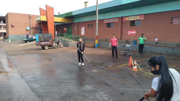 REFUERZAN SALUBRIDAD Y LIMPIEZA EN LA FERIA MUNICIPAL “LA PLACITA”