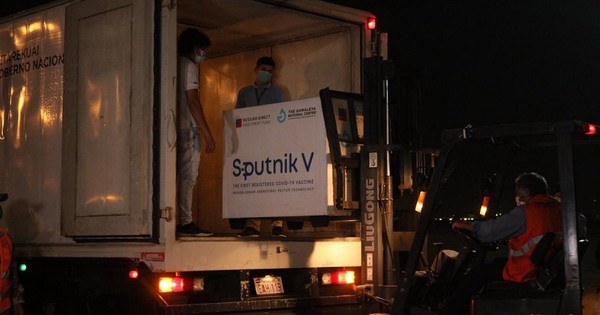 La Nación / Cien mil dosis más de la Sputnik V para continuar plan de vacunación