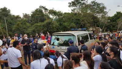 Restos de Leidy Luna llegan a su vivienda en General Eugenio Garay