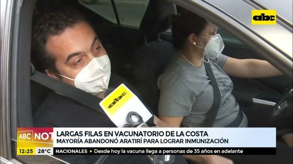 Largas filas en vacunatorio del Sanatorio La Costa - ABC Noticias - ABC Color