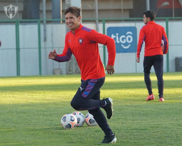 Rafael Carrascal debutará hoy oficialmente con el Ciclón - Megacadena — Últimas Noticias de Paraguay