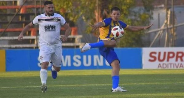'Pinti' Álvarez dejó Atyrá y tiene nuevo club en el fútbol paraguayo