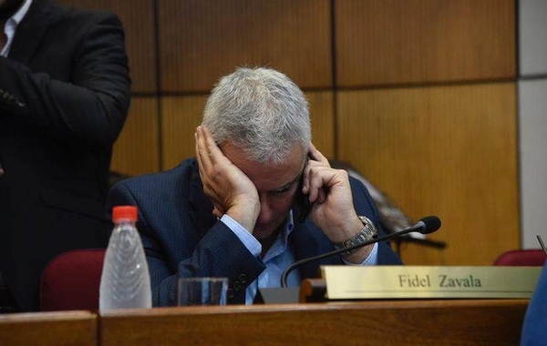 Diario HOY | Al rojo vivo en el Senado: "Tenemos a un colega que no le pasa un vaso de leche a su hijo"