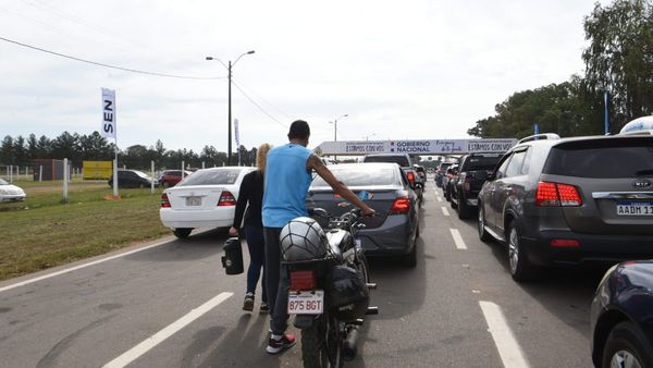 Confusión, desinformación y quejas durante vacunación este martes