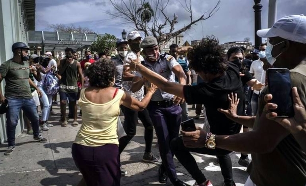 Diario HOY | Un muerto en las protestas antigubernamentales en Cuba