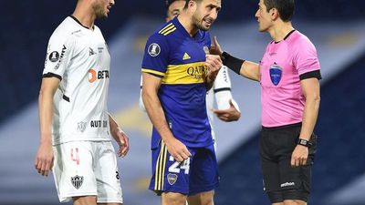 Boca Juniors y Atlético Mineiro empatan en juego polémico