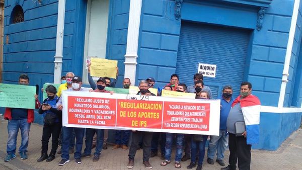 Trabajadores de Línea 29 protestan frente al Ministerio de Trabajo
