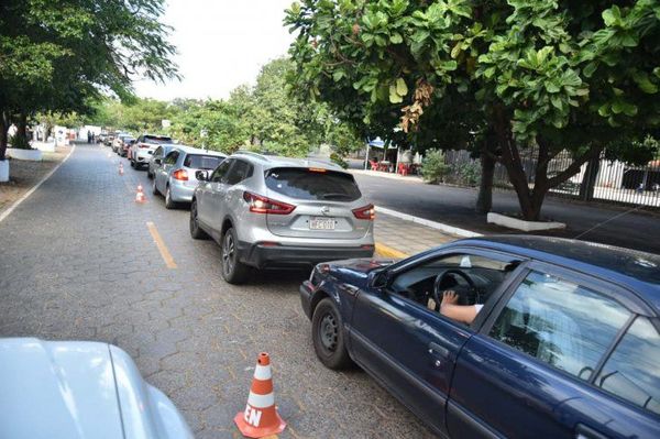 Salud aclara que no se liberó vacunación y que continúa por terminación de cédula