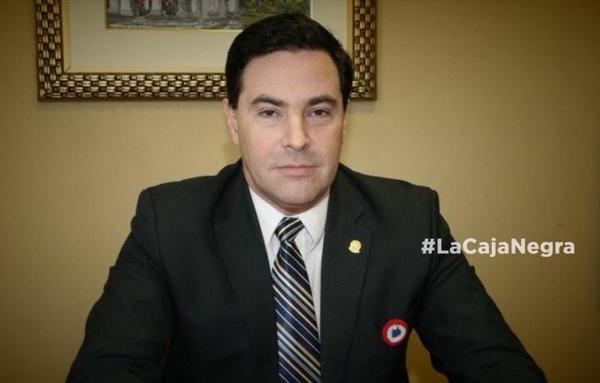Negocio de USD 1 millón: exsenador favoreció a empresa “maletín”