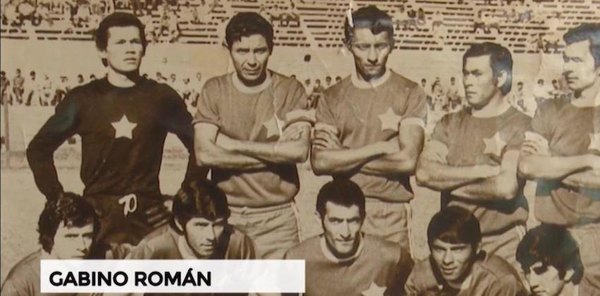 Crónica / GABINO ROMÁN. Primero atajó, luego hizo goles