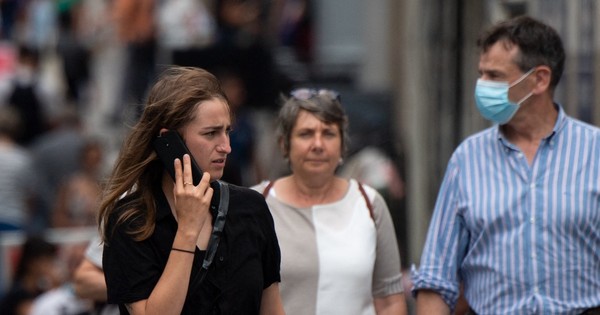 La Nación / Franceses se anotan para la vacunación