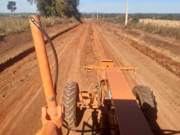 MOPC mejora 133 km de caminos vecinales de Caazapá | .::Agencia IP::.