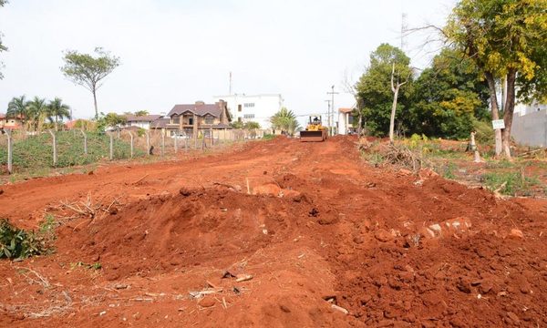 Municipalidad de Ciudad del Este recupera una calle usurpada en el barrio Boquerón II – Diario TNPRESS