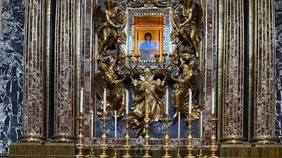 Papa Francisco sale del hospital tras operación y llega al Vaticano