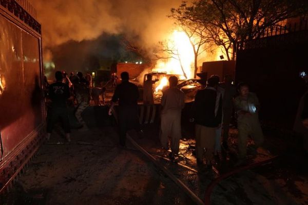 Al menos 13 muertos, entre ellos nueve chinos, tras un atentado en Pakistán