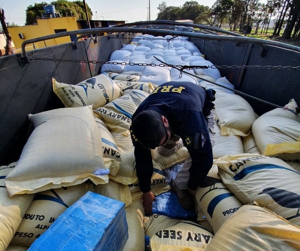 Cae camión con 2.700 kilos de MARIHUANA que se CARGO en la frontera CDE-FOZ