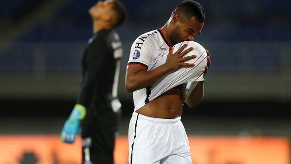 Paranaense amarga el debut de Juan Carlos Osorio