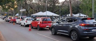 En Alto Paraná los vacunatorios no dan abasto y hay quejas por la excesiva espera - ABC en el Este - ABC Color