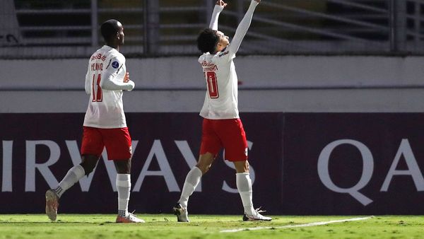 Bragantino en gran momento, ante un irregular Independiente