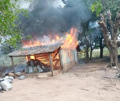 Familia perdió todo tras incendio – Prensa 5