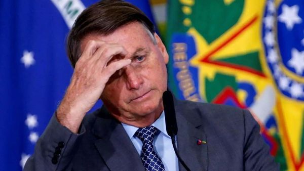 Jair Bolsonaro fue internado por una crisis de hipo