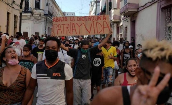 Diario HOY | Cartes pide a Gobierno de Cuba respetar al pueblo y oír reclamos