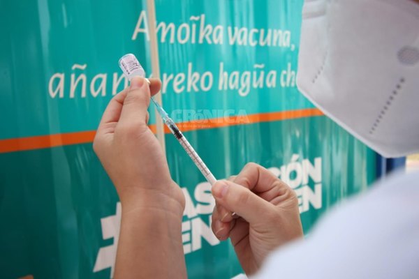 Crónica / Plantean dosis intercambiable. Científicos dicen que eso funciona bien