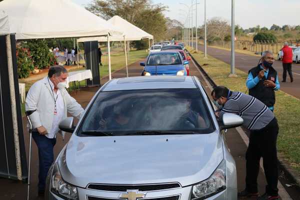 Autovac de Hernandarias con capacidad para unas 1.000 vacunaciones por día - La Clave