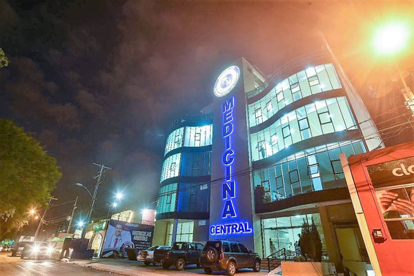 Universidad Central del Paraguay (UCP) están “FORMANDO” a médicos MAU