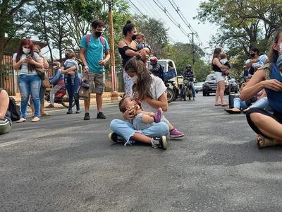 Madres en periodo de lactancia exigen vacunación – Prensa 5