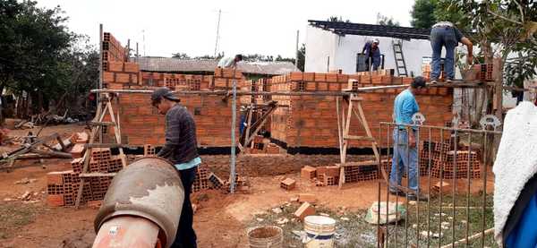 MUVH avanza en la construcción de viviendas para familias de Caaguazú | .::Agencia IP::.