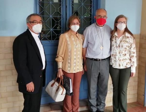 Cardenal se reúne con hijas de Óscar Denis | Radio Regional 660 AM