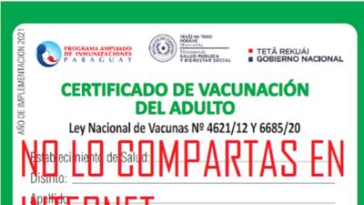Alertan sobre extorsión a quienes publican carnet de vacunación