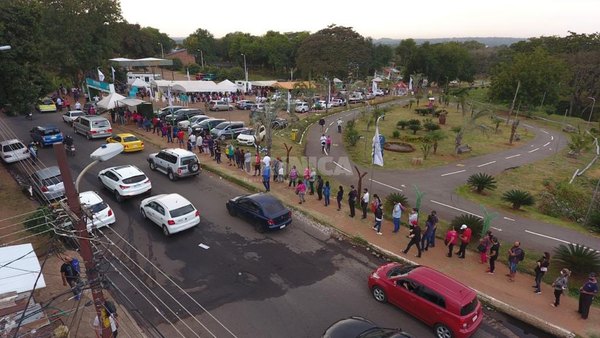 Crónica / Dipus aprobaron 2 feriados para vacunación masiva