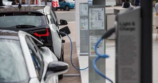 La Nación / ¿Qué impacto ocasionará la prohibición de coches diésel y gasolina?