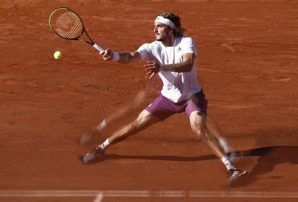 Tsitsipas avanza en Hamburgo tras ganar a Koepfer - Tenis - ABC Color