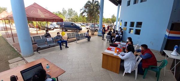 Anuncian más vacunatorios en el departamento de Caaguazú para llegar a más personas - Nacionales - ABC Color