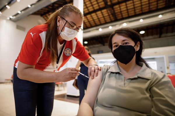 Covid-19: hasta esta tarde ya se vacunaron 76.867 personas - Nacionales - ABC Color