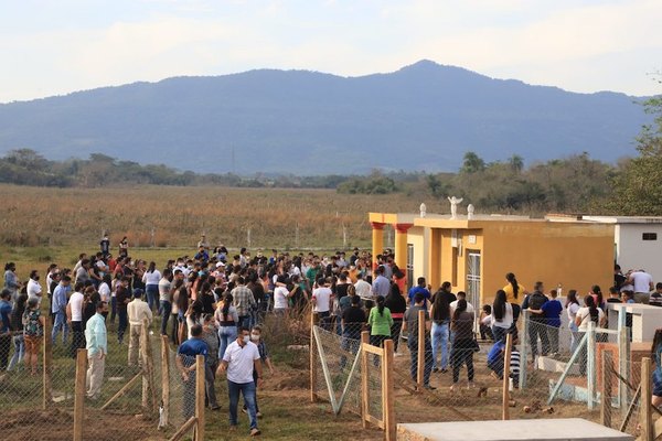 Crónica / Dieron ayer el “último adiós” a Leidy Luna