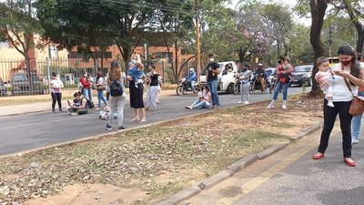 Crónica / Verdadero “desmadre” esperando “anticovid”