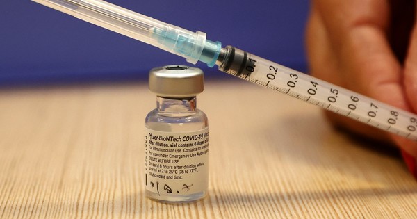 La Nación / Dos dosis de vacuna son “cruciales” contra temida variante Delta