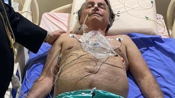 Evalúan a Bolsonaro para posible cirugía de emergencia