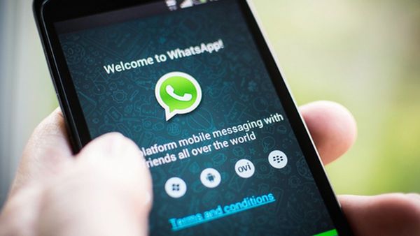 Alertan sobre estafa a personas que publican tarjeta de vacunación