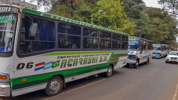 Miles de afectados por el paro parcial del transporte en CDE