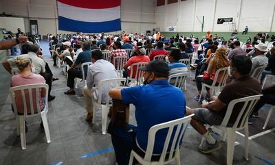 Anticovid: vacunatorios llenos luego de eliminarse el número de cédula - Nacionales - ABC Color