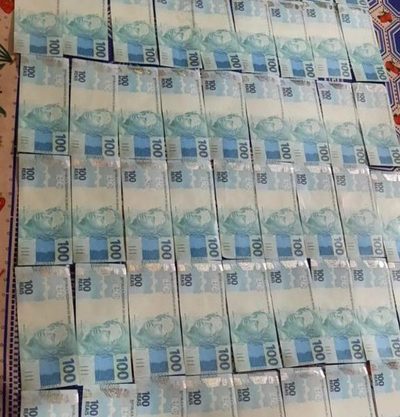 Atrapan a jóvenes que quisieron cambiar billetes falsos