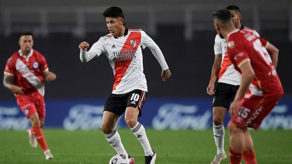 Argentinos Juniors se lleva un punto de oro ante River Plate